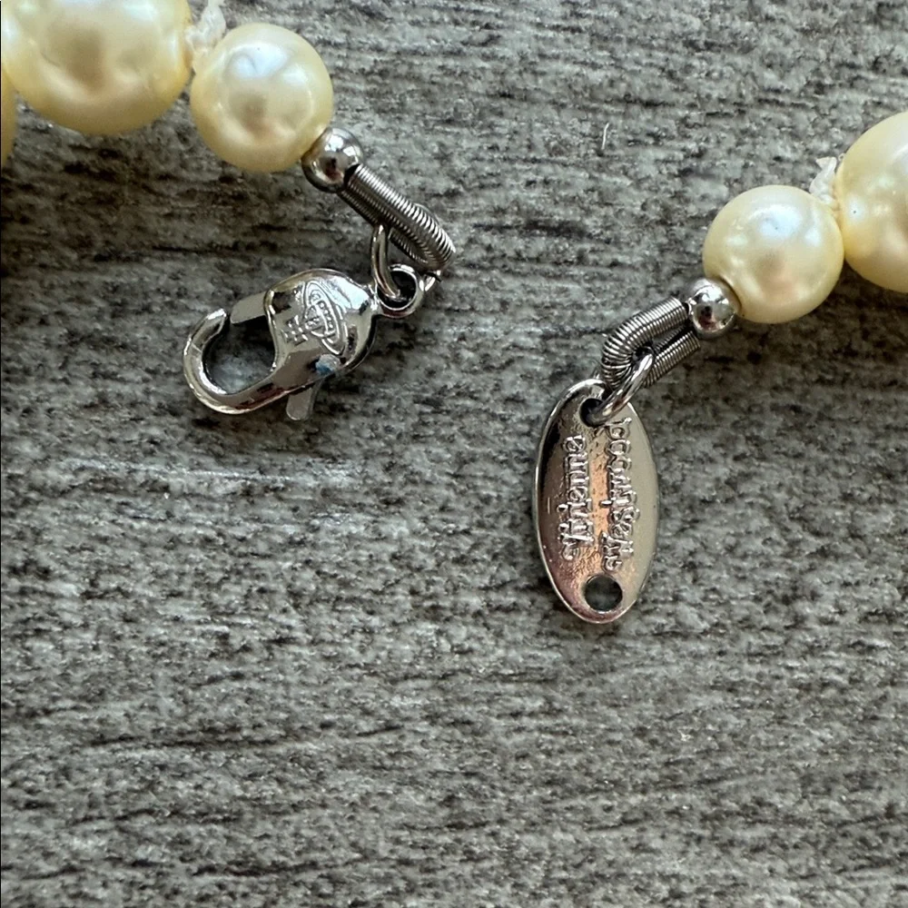 Vivienne Westwood Cream Pearl and Silver Necklace - Picture 4 of 8